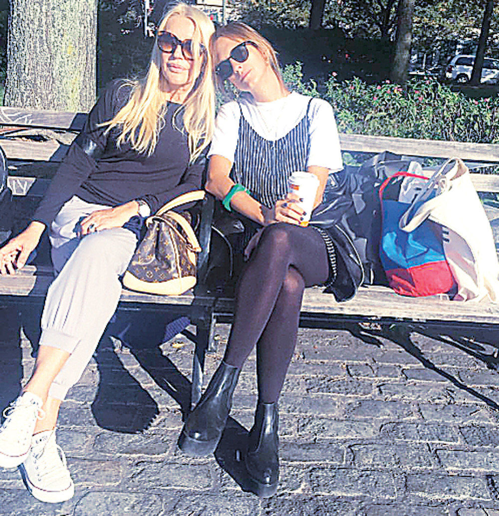 Verica sa ćerkom divani u Njujorku