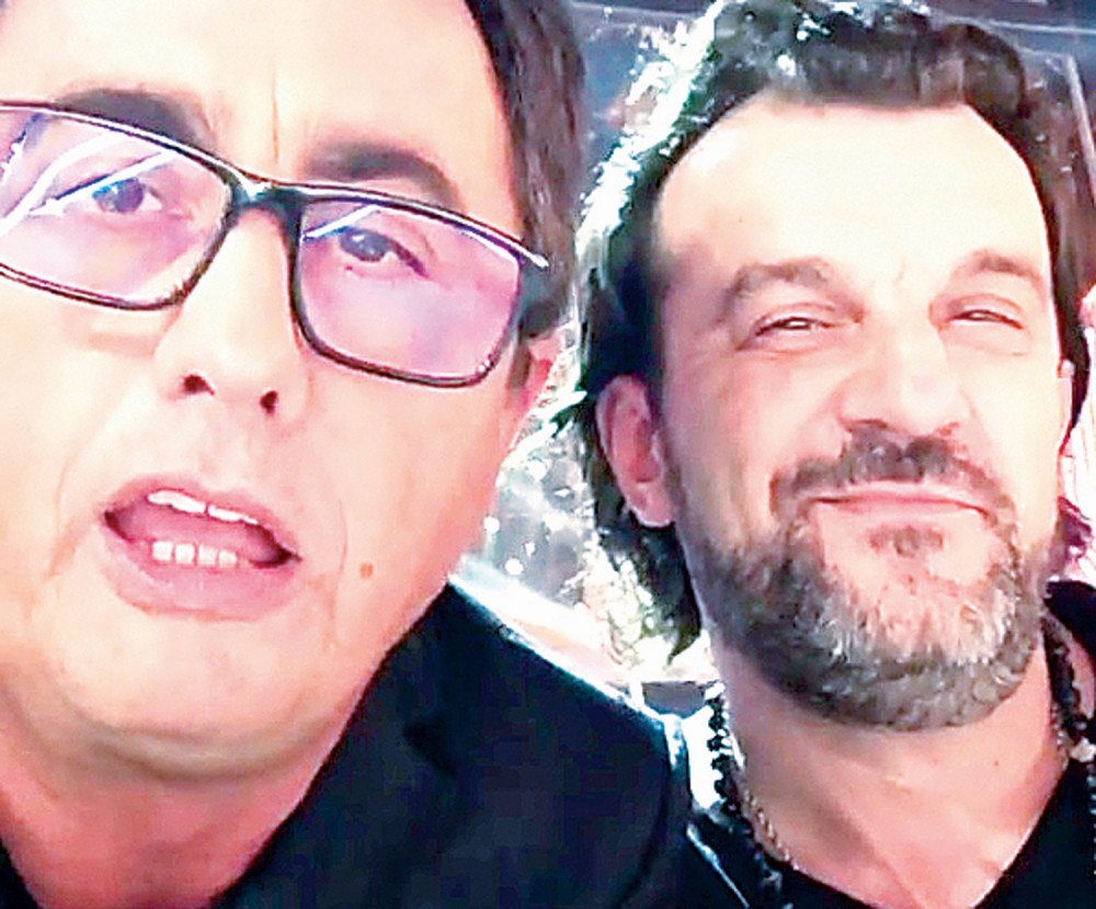 Lukas pobesneo što su ga  sahranili