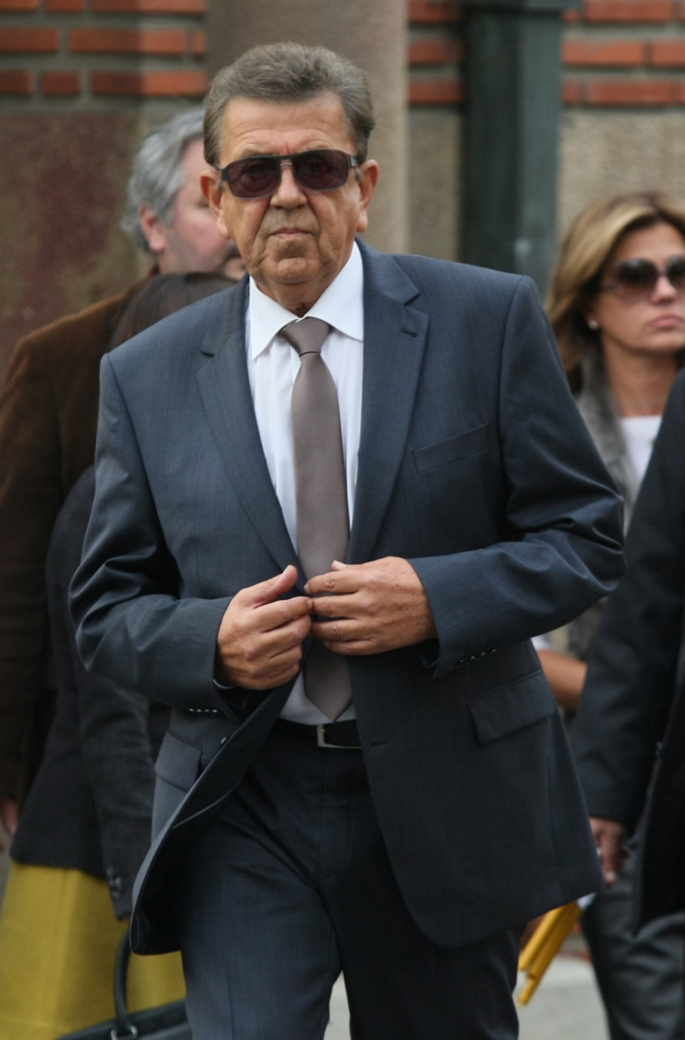 Samo ja mogu da vas naučim da vozite!