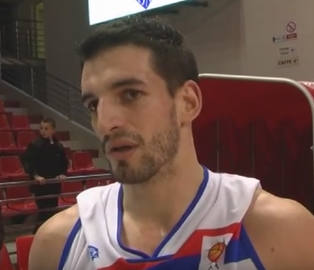 Pijan došao na trening i nasrnuo na trenera