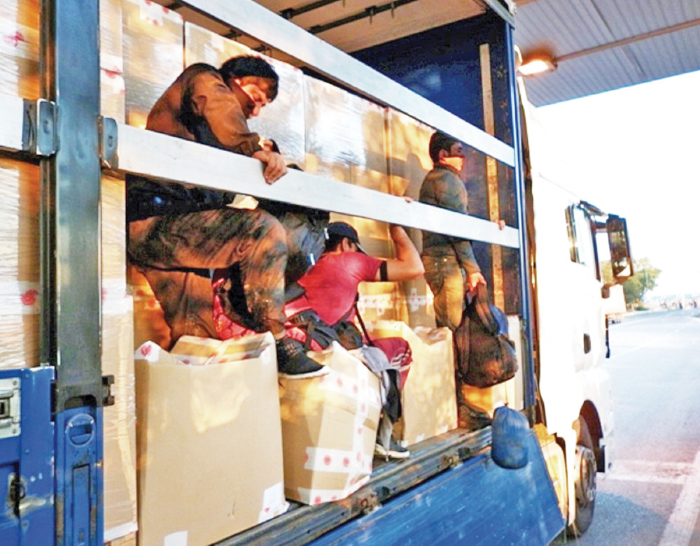 Lažni policajci oteli migrante!