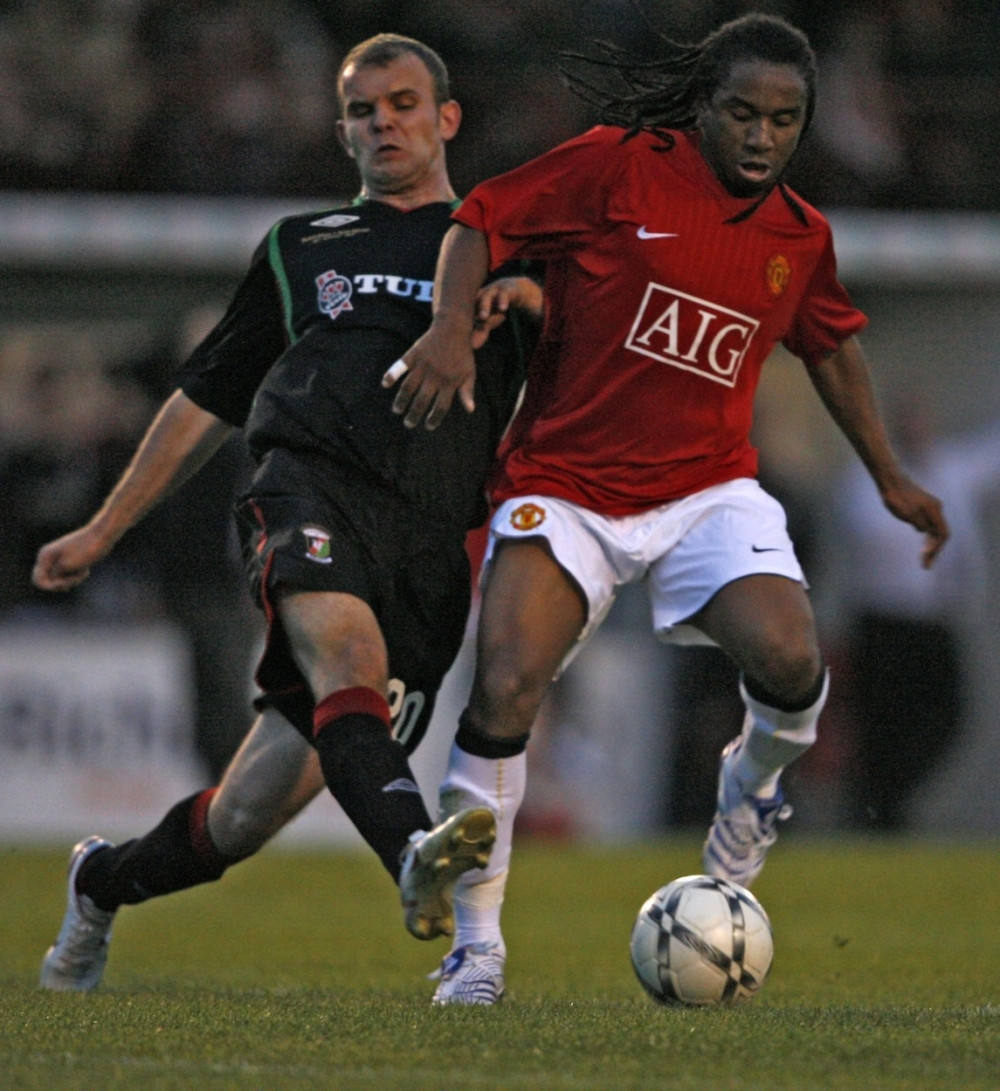 Bivši igrač Mančestera nokautirao saigrača (VIDEO)