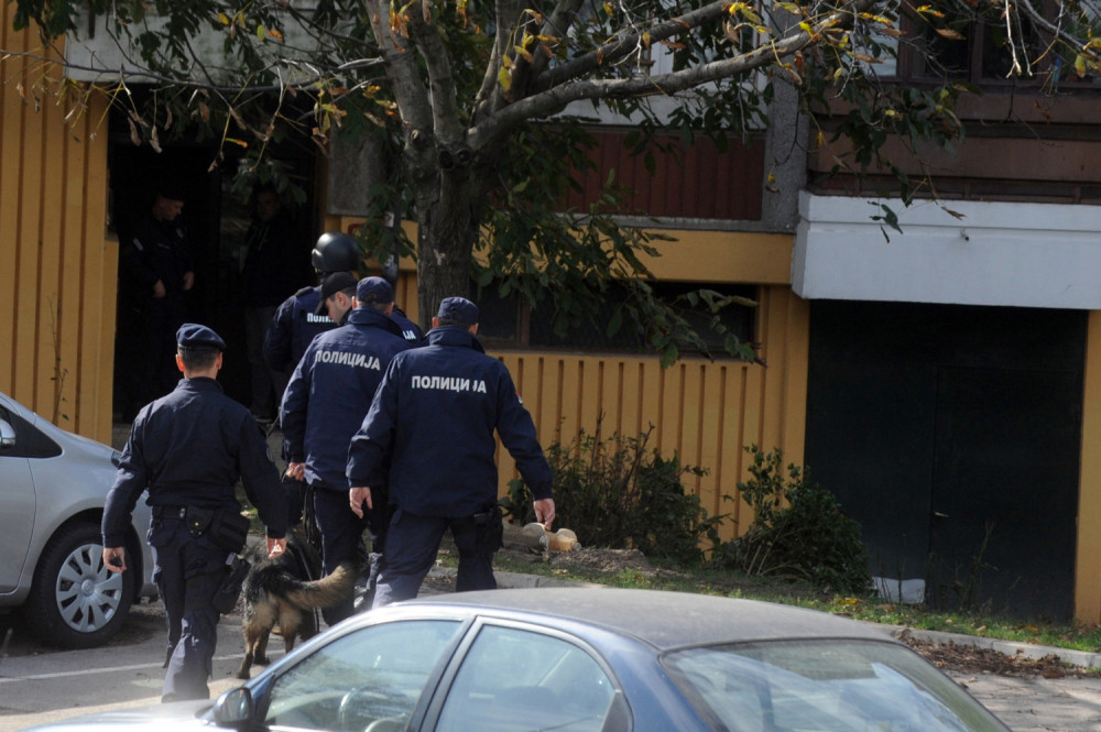 Upucao mladića u klubu, pa potom opljačkao i taksistu!