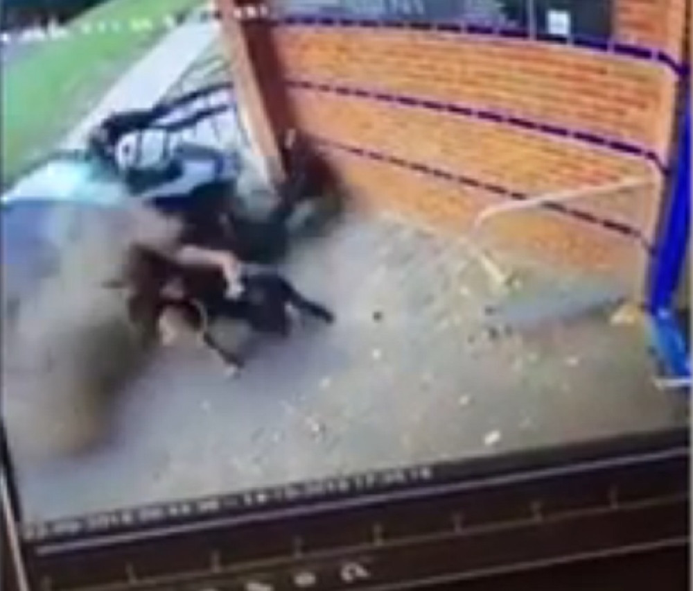 Devojke izbegle stravičnu nesreću (VIDEO)