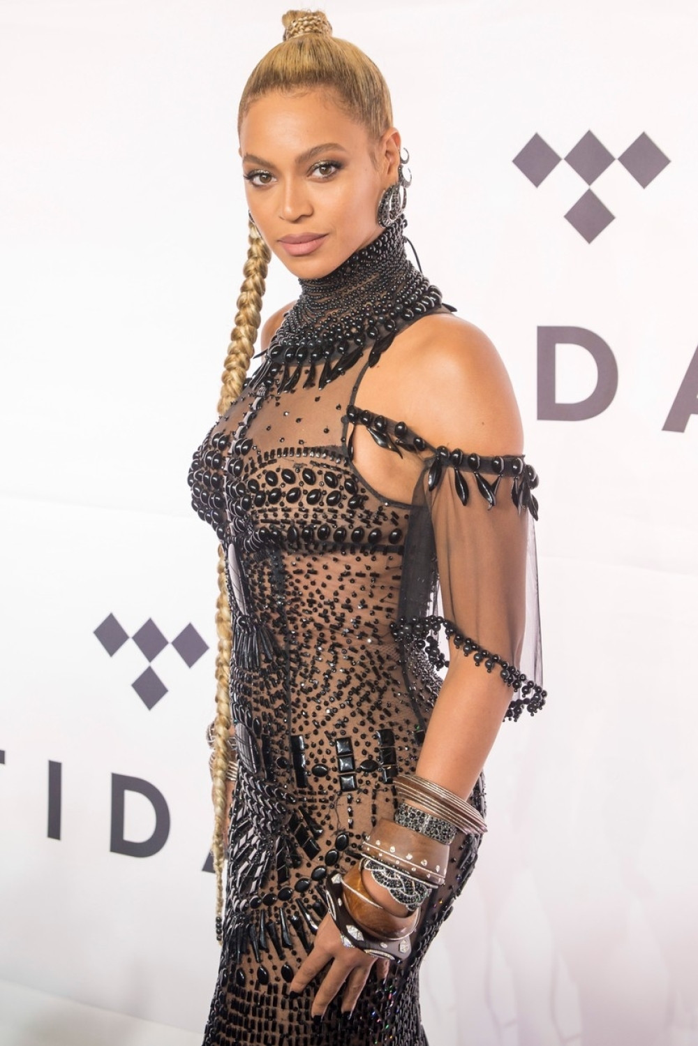 Bijonse nastupala krvava! (FOTO)