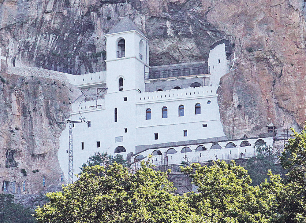 Mitropolija stala u odbranu Srpstva! Pronašli dokument koji dokazuje da Crna Gora nema crkvu