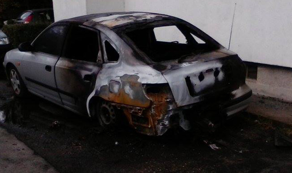 Automobil im goreo dok su spavali (FOTO)