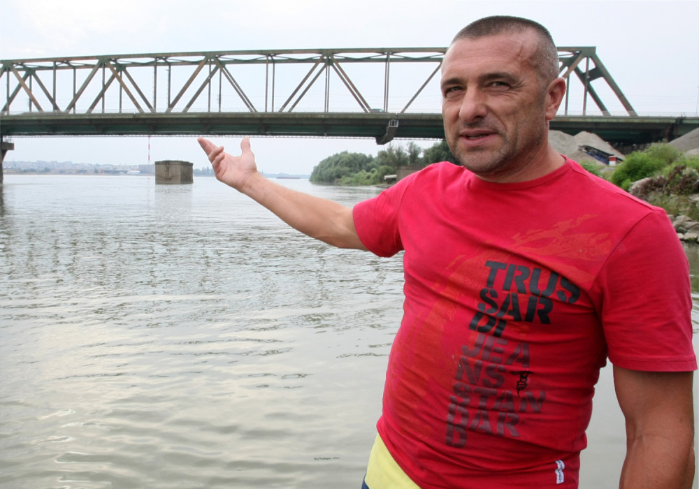 Mladić go skočio s mosta, spasao ga Renato Grbić