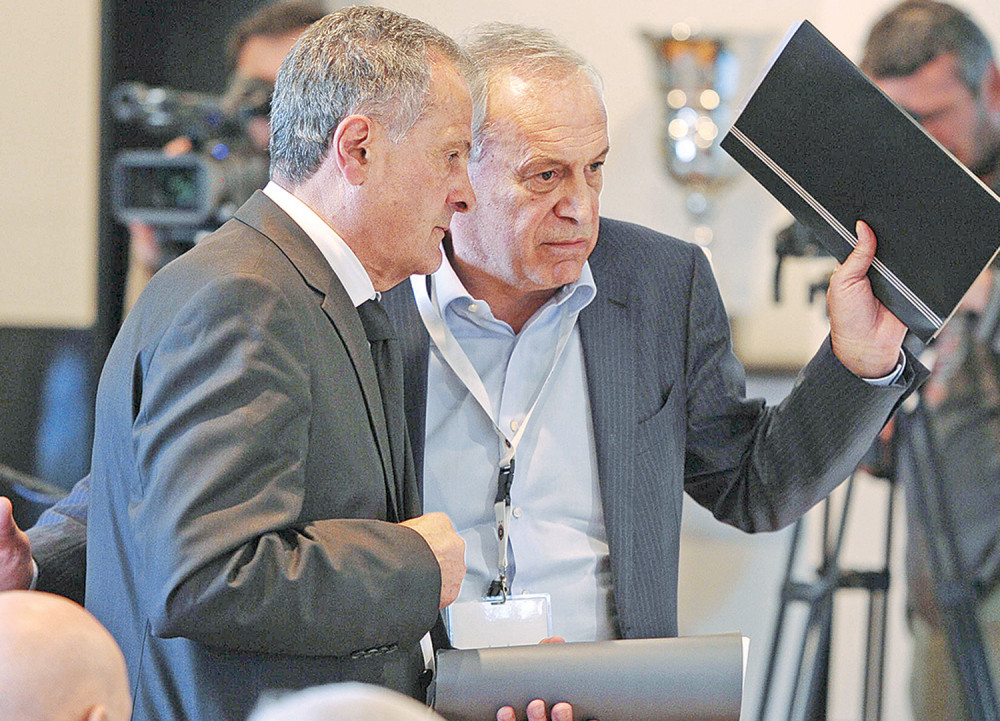 Opozicija u bojkotu, Vučelić predsednik!