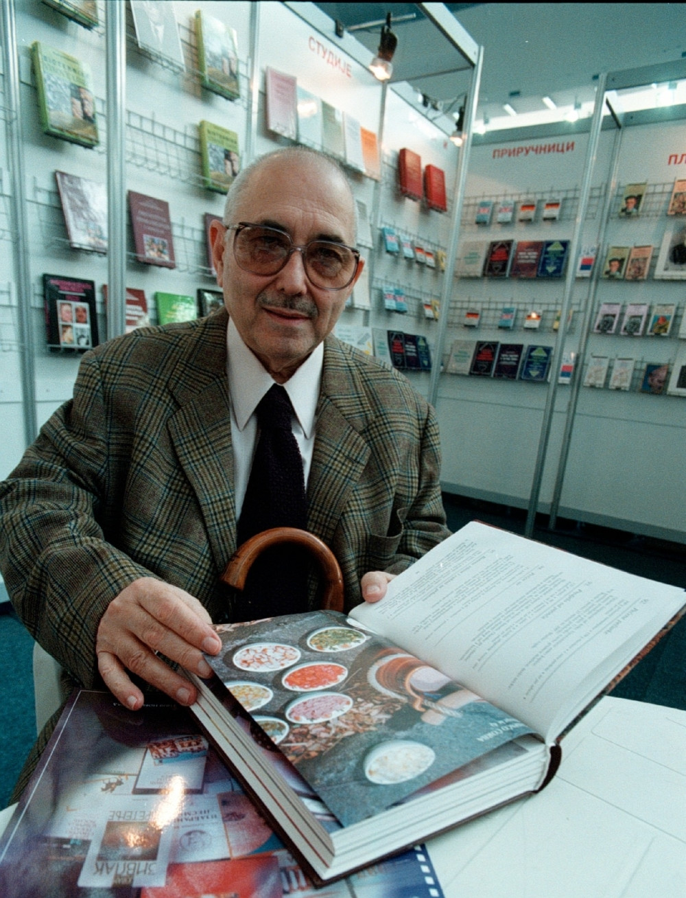 Otkrivena spomen-tabla Vokiju Kostiću