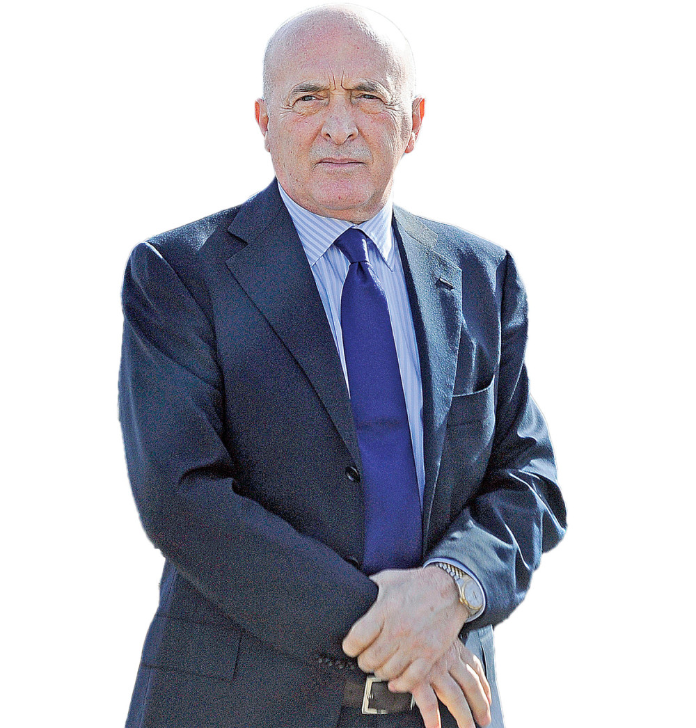 Najplaćeniji direktor se bahati, pa preti!