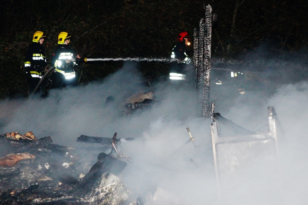 Vatra progutala udžerice na Čukarici! (FOTO)
