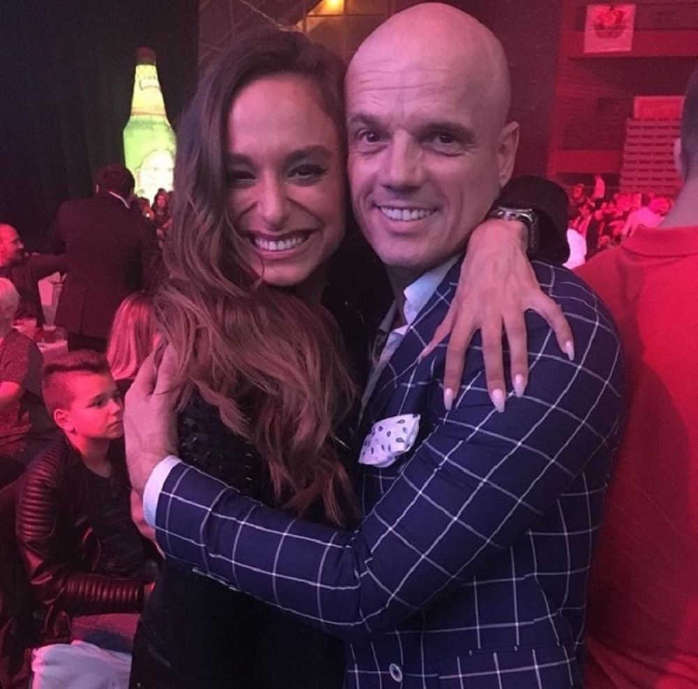 Boban prigrlio "ministarku" u bekstejdžu