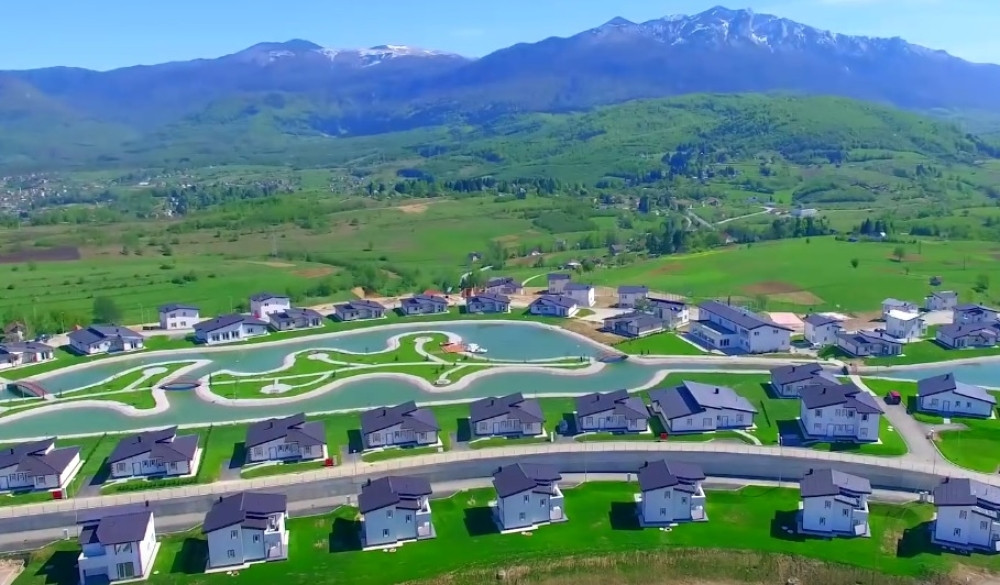 Sagradili enklavu, ali Bosancima ulaz zabranjen (VIDEO)