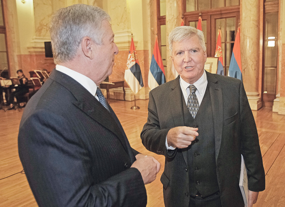 Američki ambasador davao lekcije Karađorđeviću!