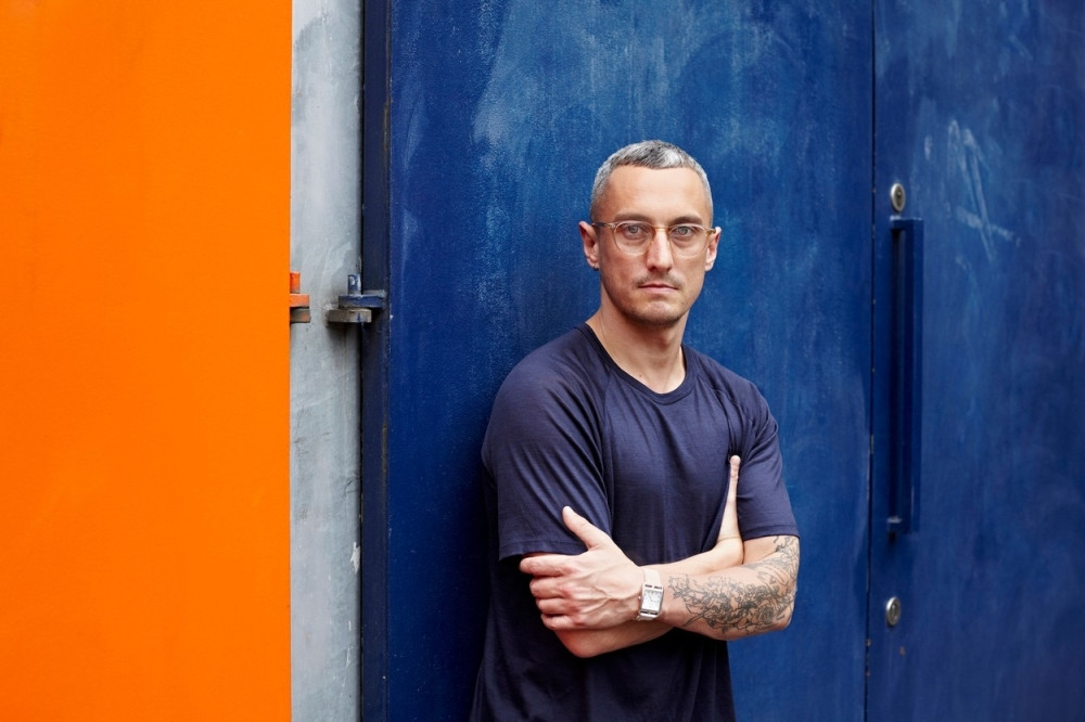 Preminuo dizajner koji je oblačio Kajli!