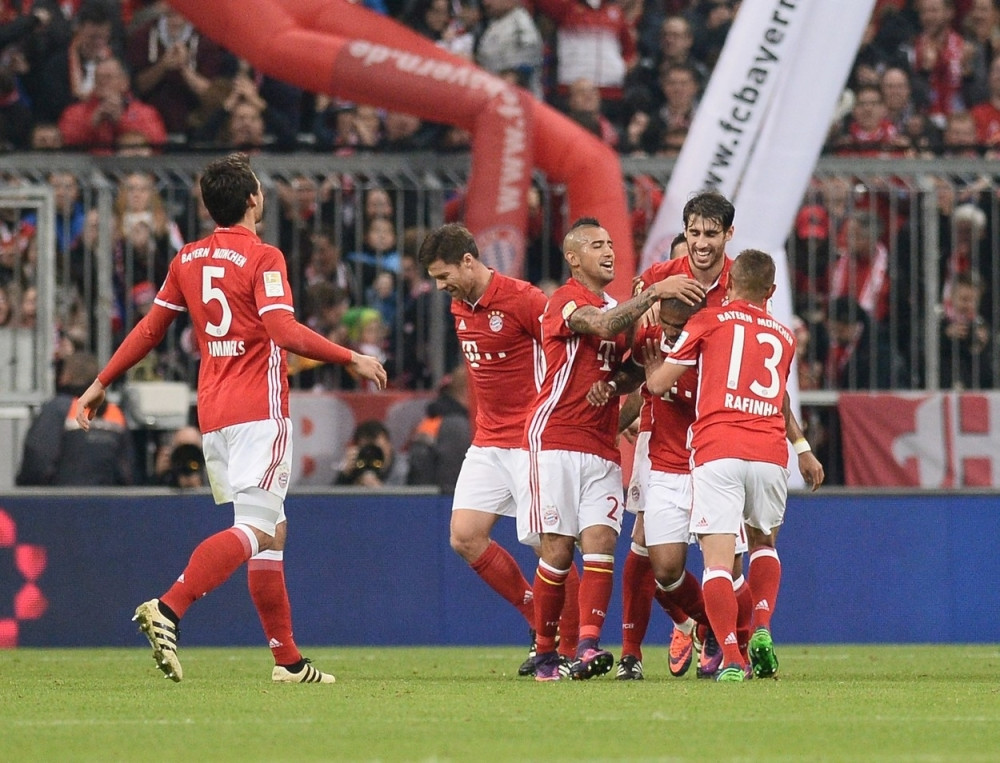 Bajern ljubomorno čuva prvo mesto