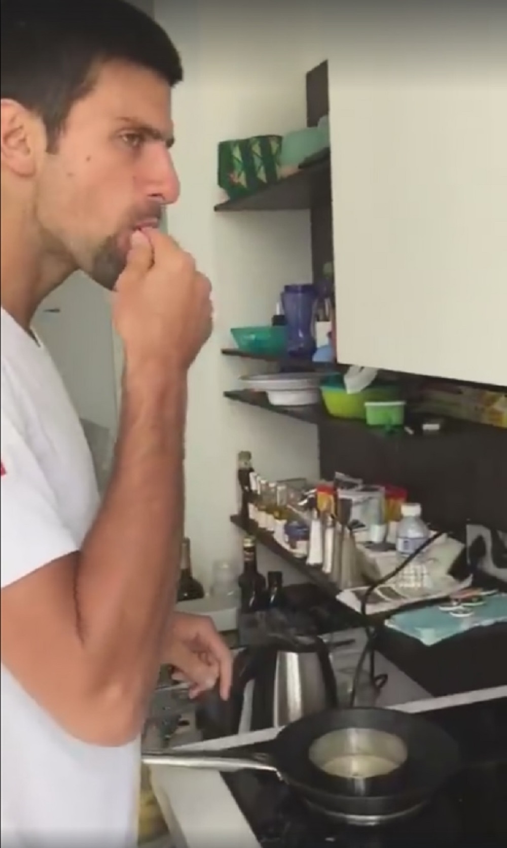 Tata Nole majstor za palačinke (VIDEO)