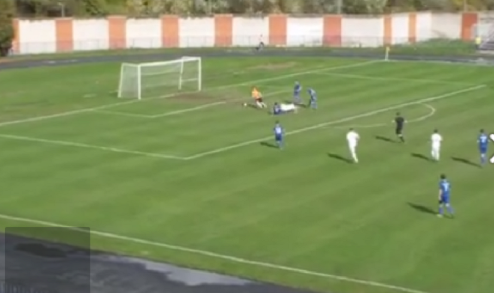 Neočekivana sila zaustavila loptu na gol liniji (VIDEO)