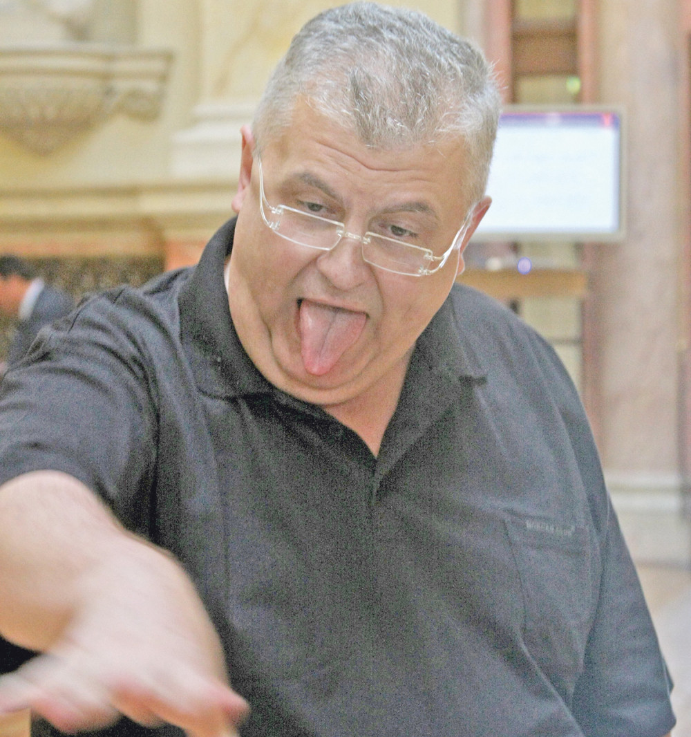 Sud se obrukao, Čanak se izvukao!