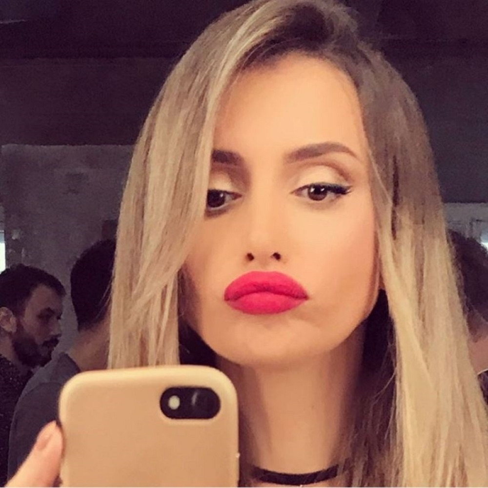 Emina: Sin nam ne dozvoljava da širimo porodicu