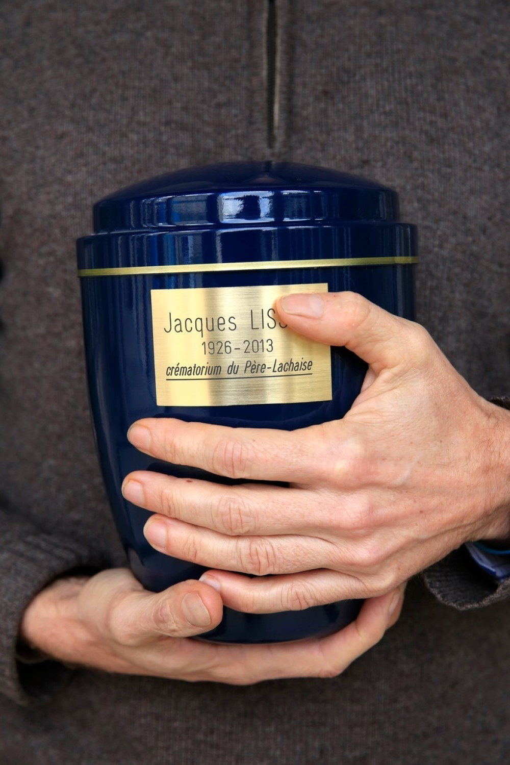 Kremiraju mrtvace, filtriraju pepeo, pa vade zlato i srebro pokojnika, a onda sve SKUPO PRODAJU