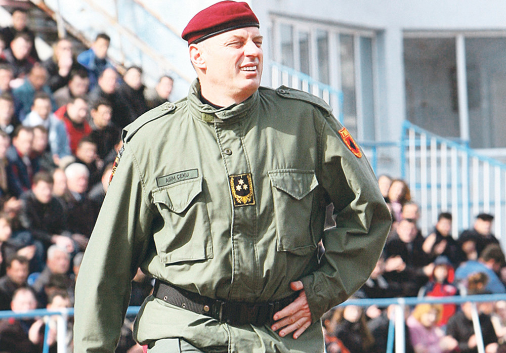 Ubica hiljadu Srba stigao u Hag, Albanci uplašeni zbog sudbine njihovog vođe, crno mu se piše