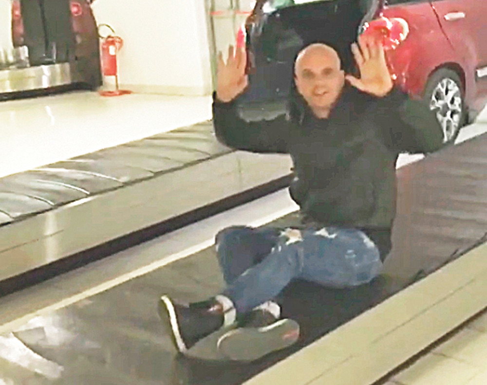 Rajović završio na traci za prtljag!