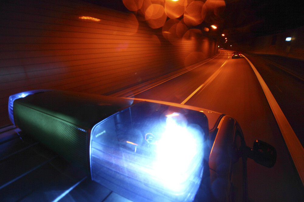 Srbin krijumčario migrante pa za dlaku umakao policiji!