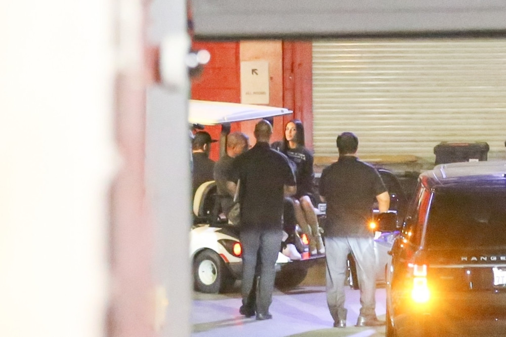 Kim u noćnom provodu posle pljačke