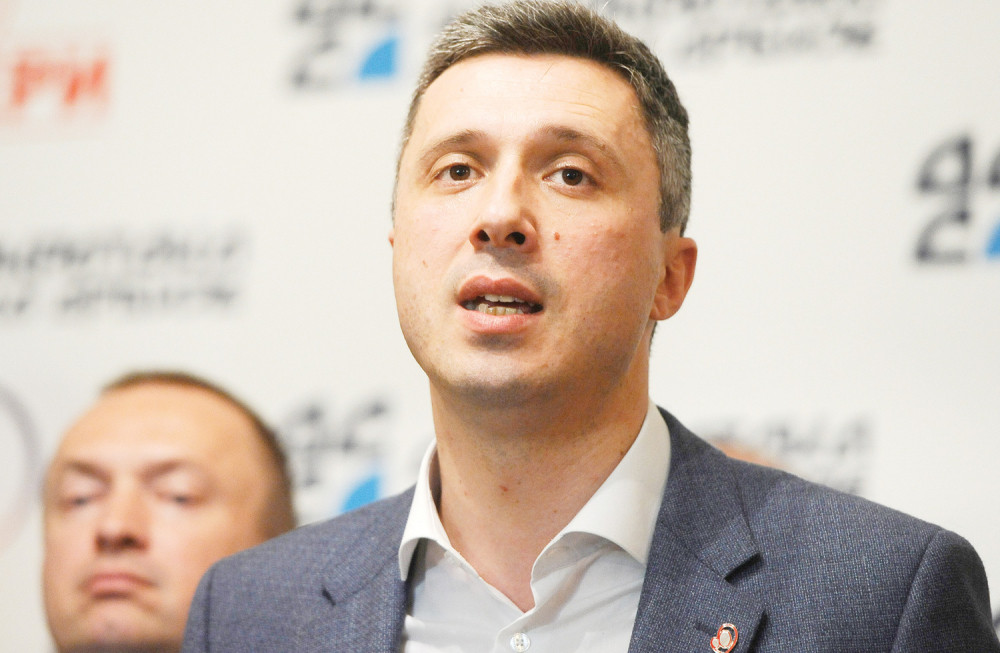 Obradović poziva na bratoubilački rat!