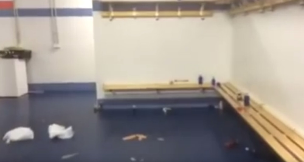 Fudbaleri Reala demolirali svlačionicu (VIDEO)