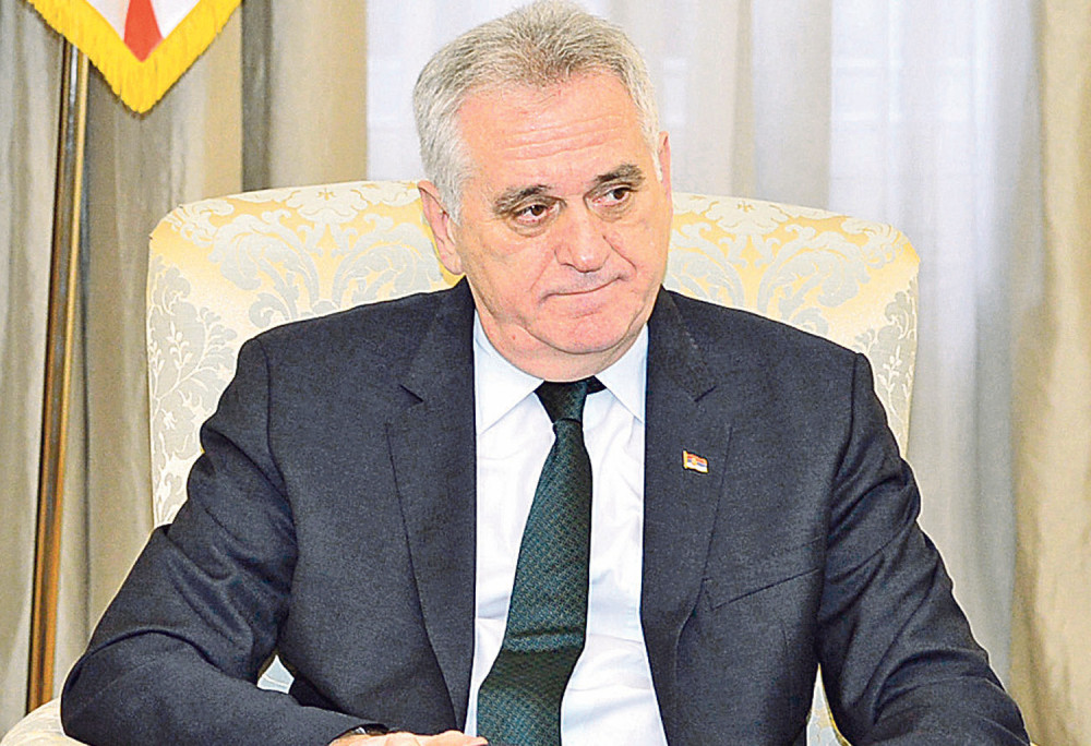 Nikolić: Dajem pare za ubogog Voju!