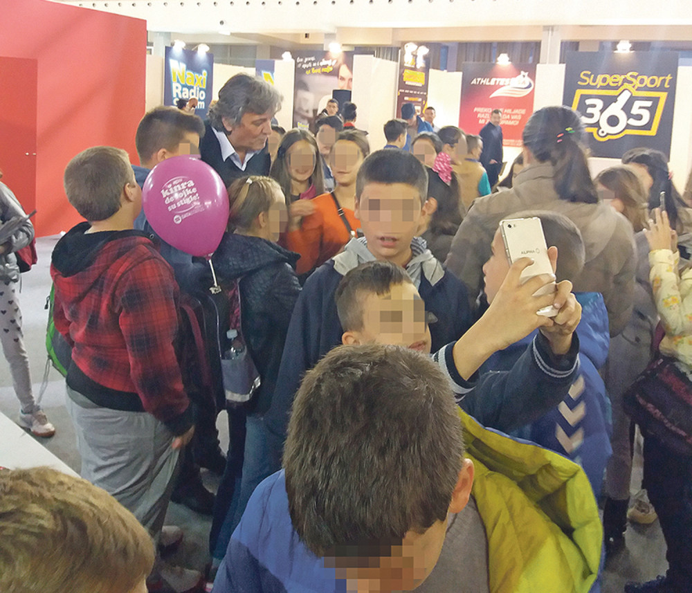 Radoša Bajića opkolila deca