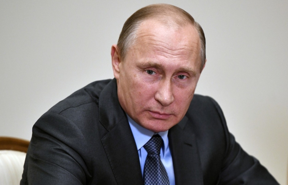 Putin umetnicima: Nemojte kao Šarli!