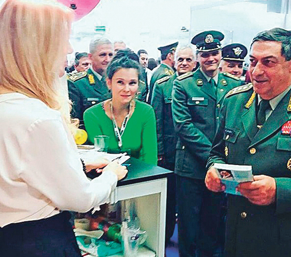 Vesnu Dedić posetio general