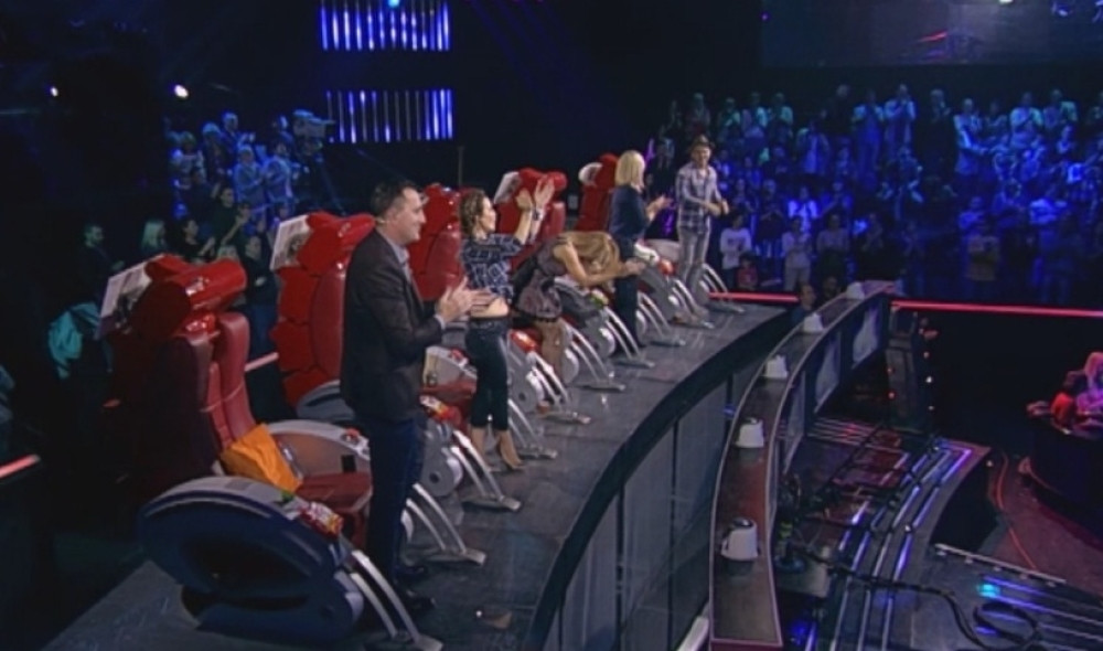 Zašto se jednoj devojčici poklonio ceo žiri? (VIDEO)