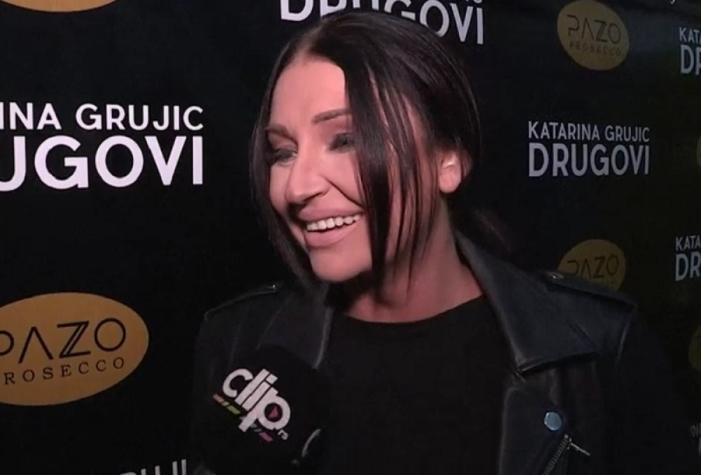 Kaća omašila padeže (VIDEO)