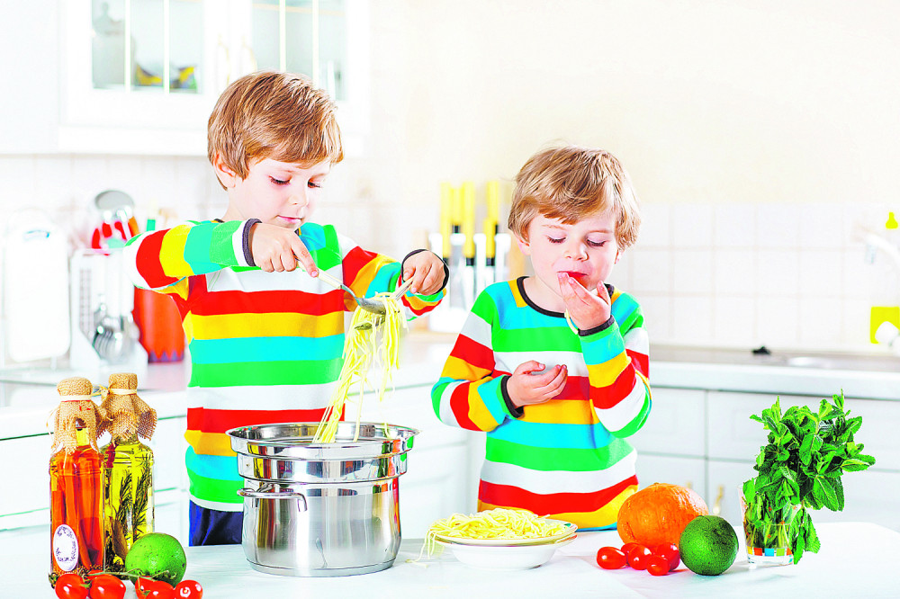 Omiljeni slatkiši koje dajete mališanima su OPASNI PO ŽIVOT!