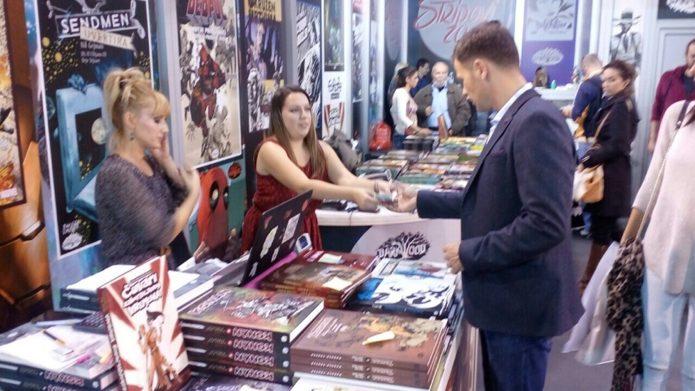 Siniša Mali veliki čitalac! (FOTO)