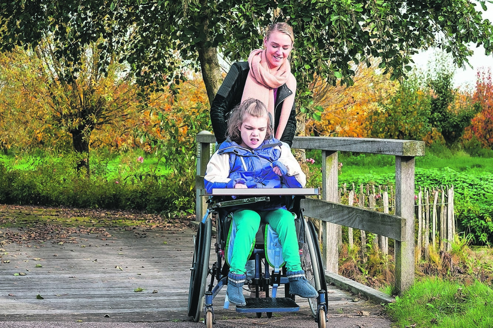 Niko neće da bude lični pratilac za 8.000 dinara