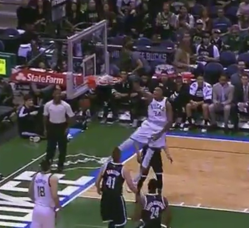 Ovakvo zakucavanje dugo niste videli (VIDEO)