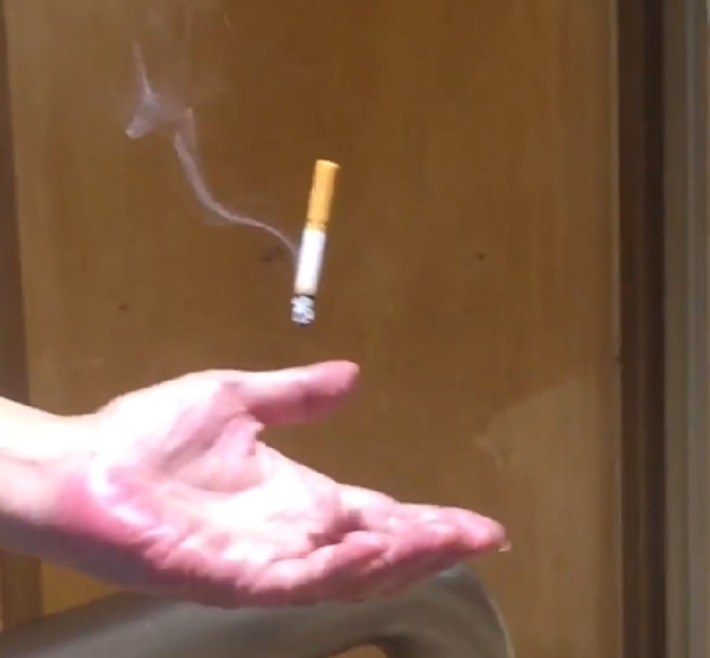 Ovaj magični trik sigurno niste videli (VIDEO)