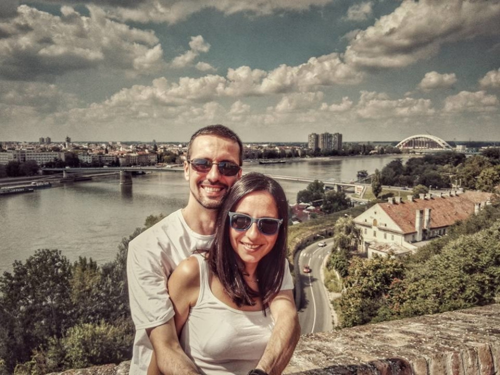 Voditelj RTS-a čeka drugo dete sa lepom glumicom!