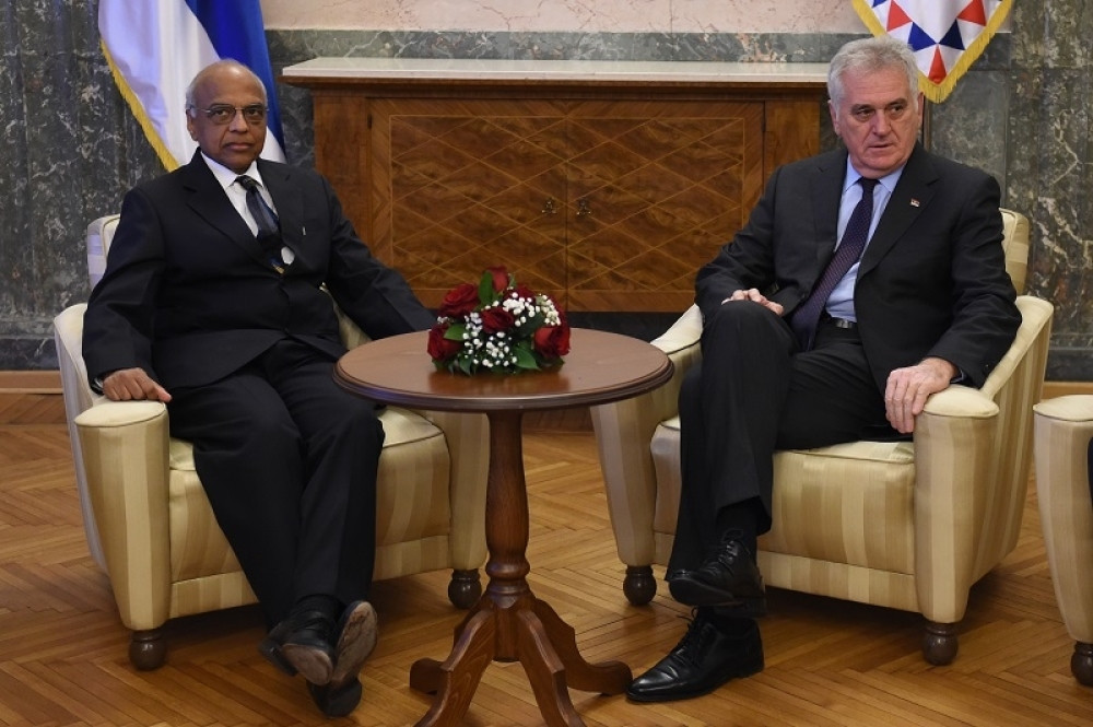 Nikolić: Mladi da shvate da tržište nije loše