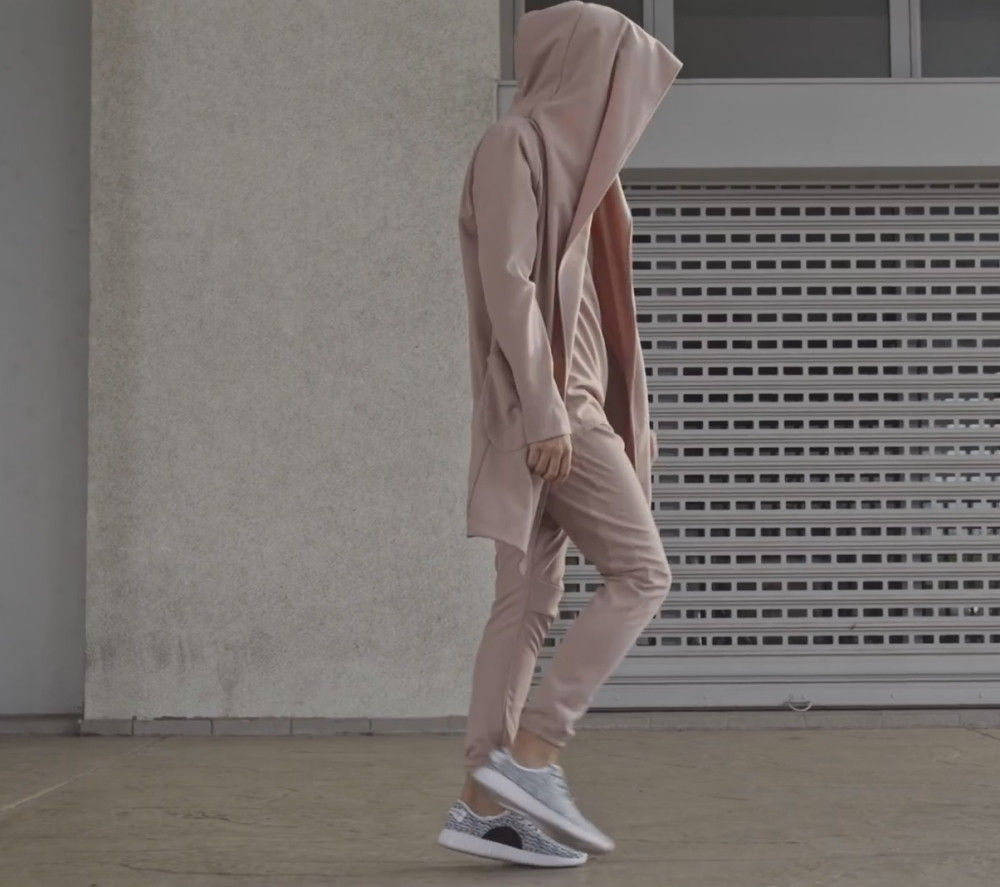 Danju u školi radi, noću tezgari (VIDEO)