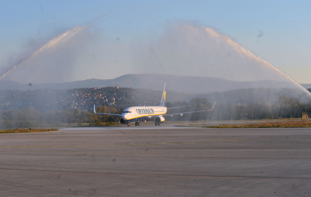 Uvedena nova avio linija od Niša do Bratislave (FOTO)