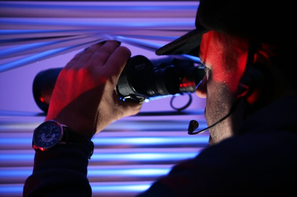 Komšija da li si me špijunirao?