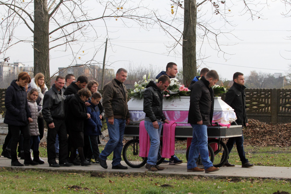 Sahranjena mala Milica iz Pećinaca! (FOTO)