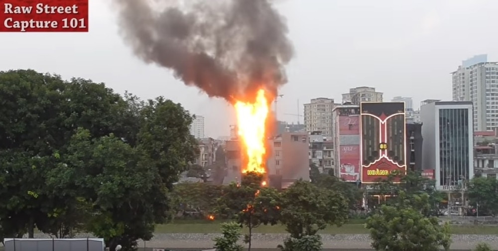 U karaoke baru 13 izgorelih (VIDEO)